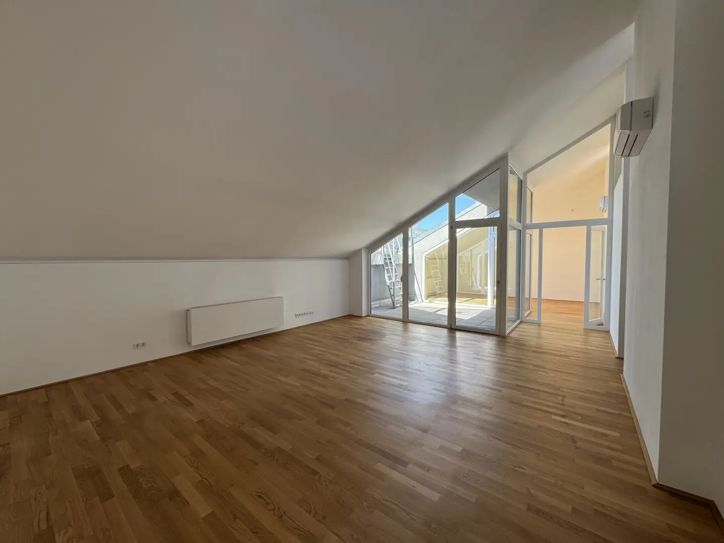 Penthouse- Büro am Karlsplatz | 50m² Dachterrassen | Spektakulärer Wien- Blick | Vollklimatisiert