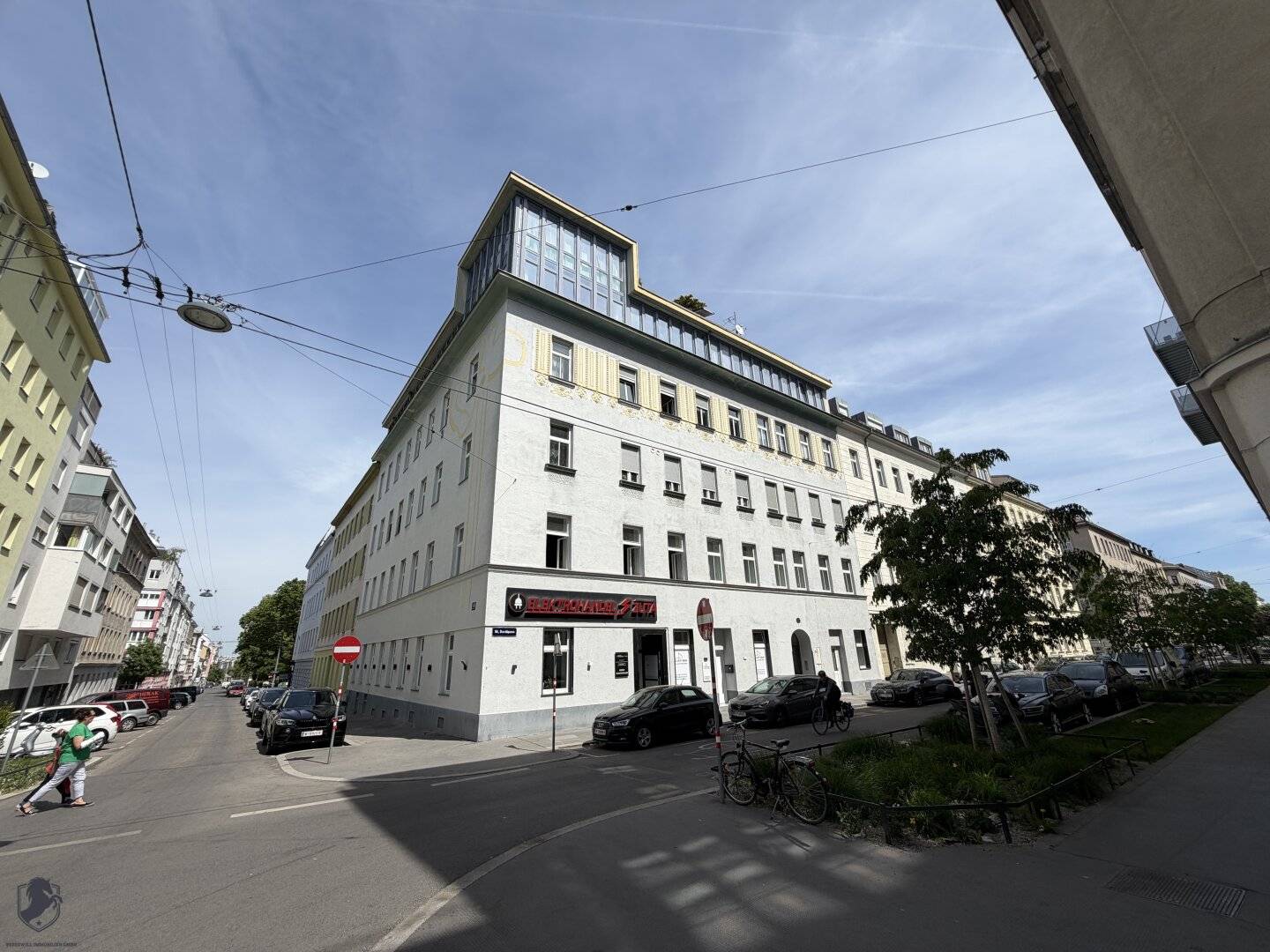 Charming 1 room apartment with separate kitchen