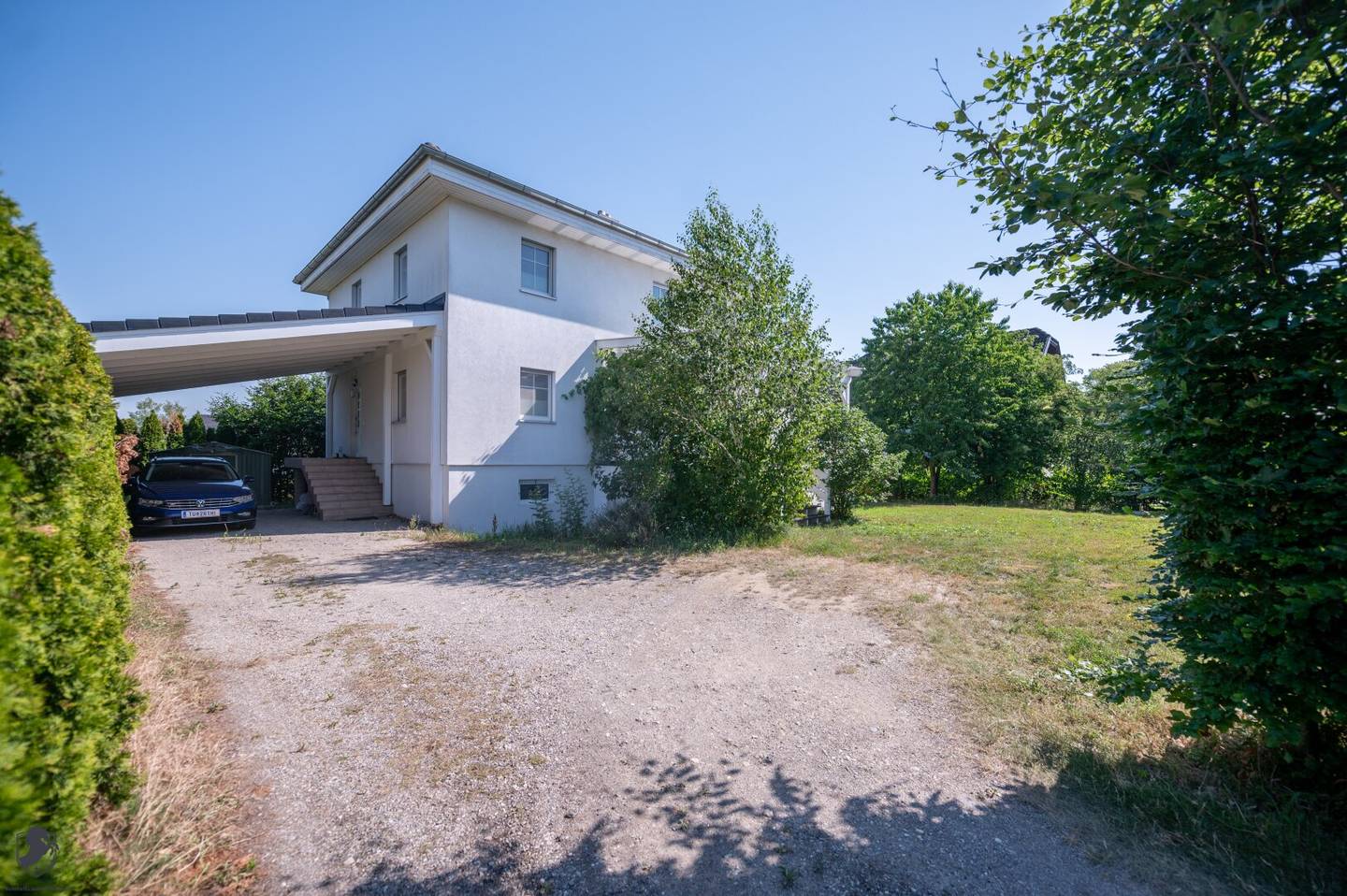 Exklusives Niedrigenergie-Einfamilienhaus mit Vollkeller auf 1.008 m² Grundstück in ruhiger Bestlage von Pixendorf