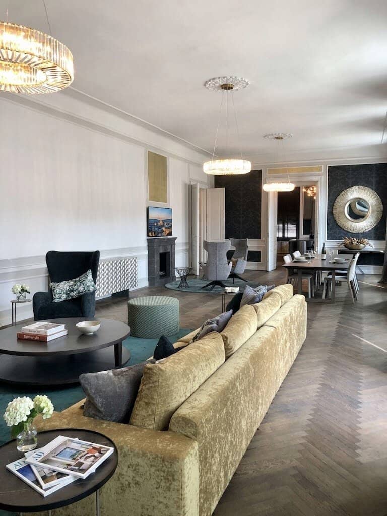 Downtown Luxury: Fully Furnished City Jewel with Car Parking Space