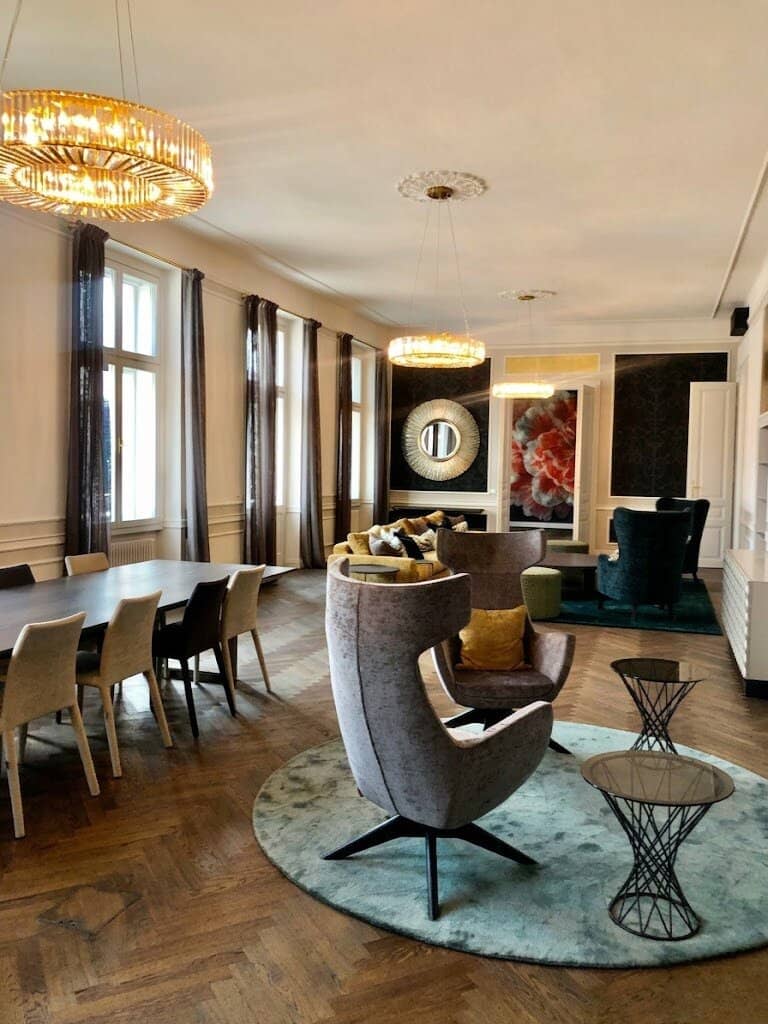 Downtown Luxury: Fully Furnished City Jewel with Car Parking Space