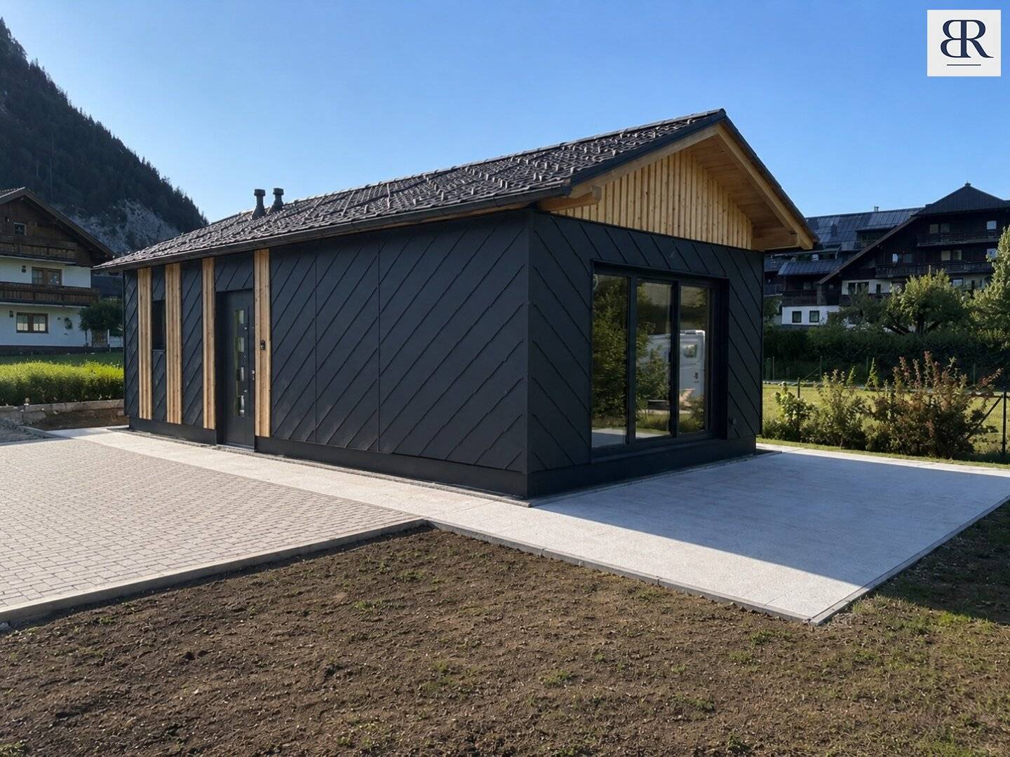 Where lake, nature and modern living merge