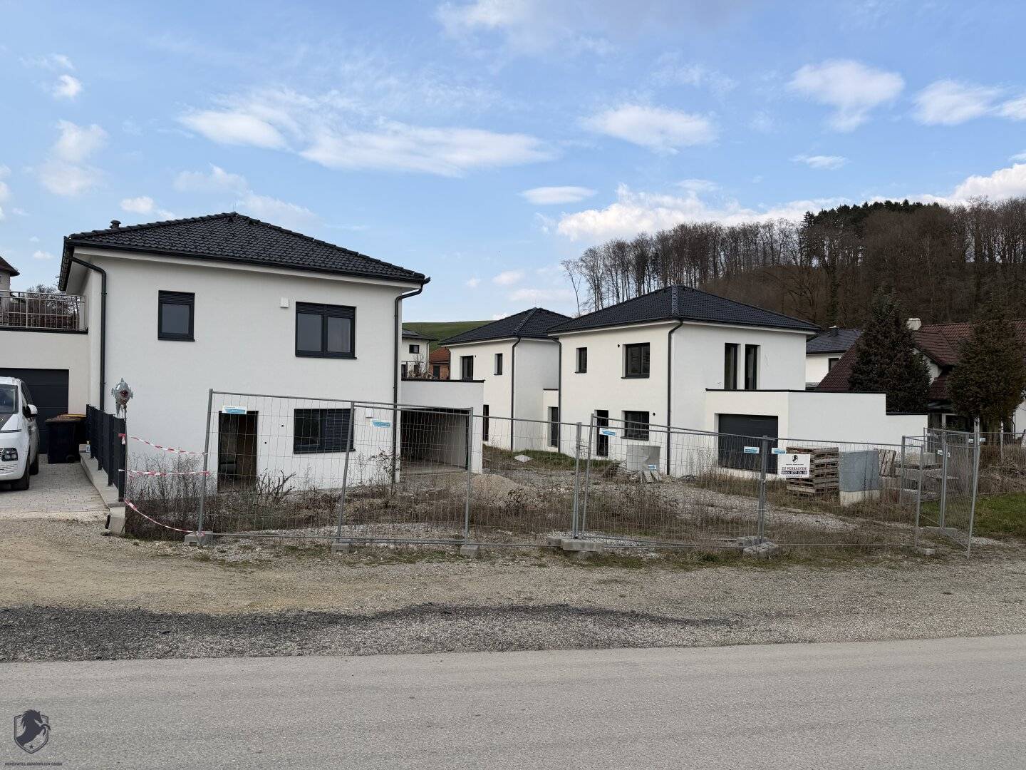 2 Wohnhäuser in Gerolding (Am Kirchenberg)