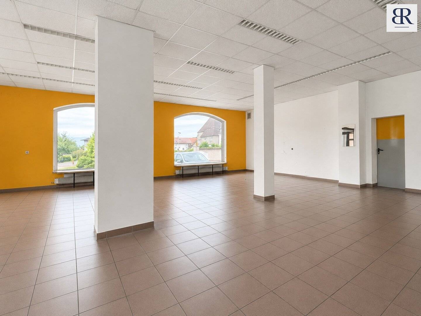 Room for ideas. Space for success.