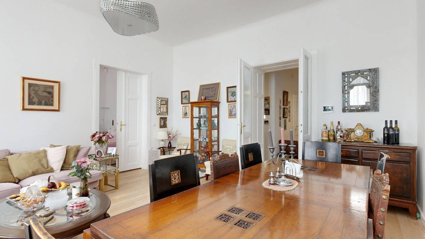 Modernisierte 3-Zimmer-Altbauwohnung mit Balkon im 19. Bezirk