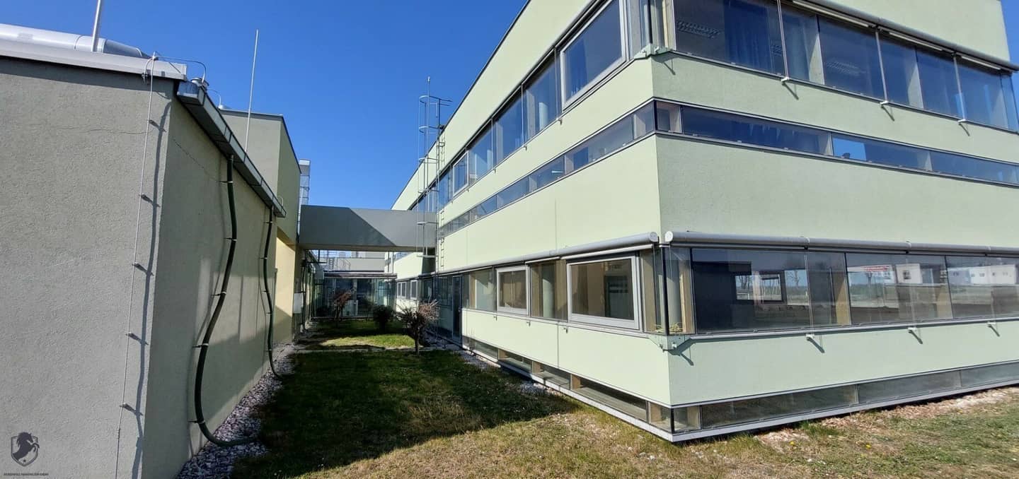 Gewerbe- und Industriebetriebsliegenschaft in 2490 Ebenfurth