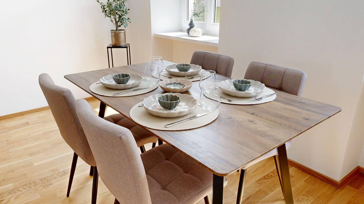 First occupancy after renovation: 3-room old building apartment with balcony and air conditioning in 1150 Vienna