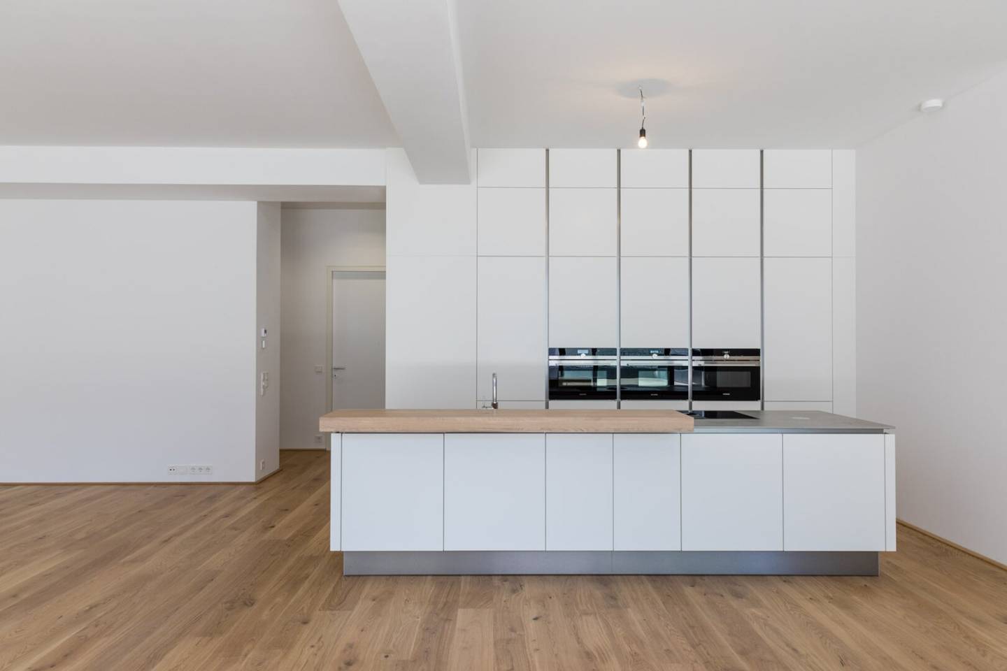 Urban loft flair with a generous terrace in the best Währing location