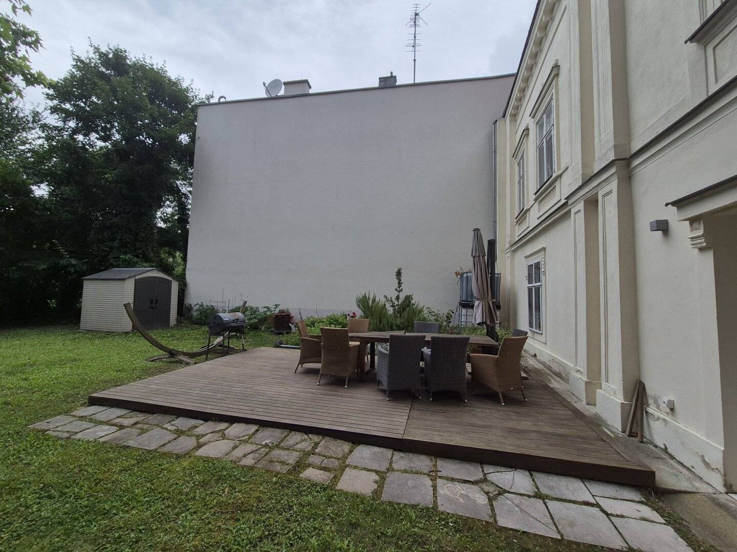 4,2% Ist-Rendite mit saniertem voll vermietetem Zinshaus in sehr guter Lage