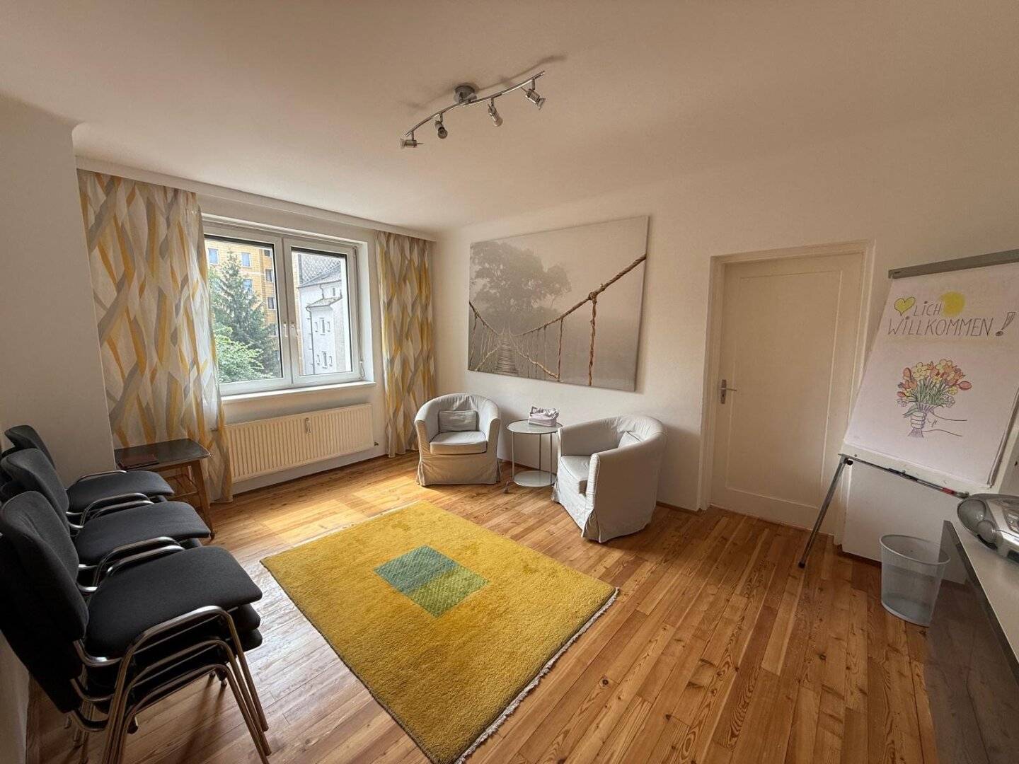 Attraktive 2-Zimmer-Wohnung mit Loggia und toller Infrastruktur!