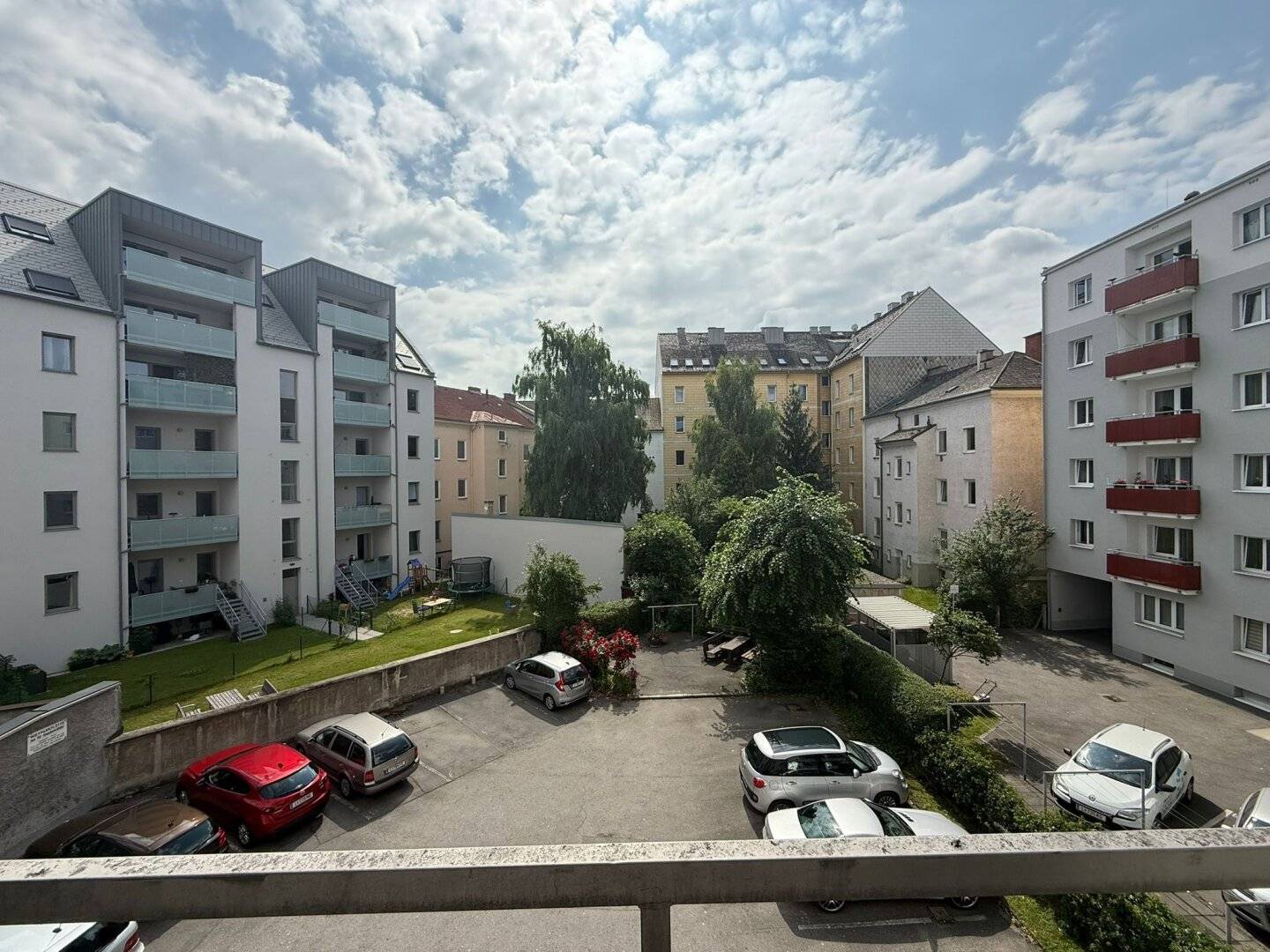 Attractive 2 room apartment with a loggia and great infrastructure