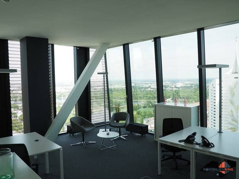 Offices near UNO-City commission free to rent