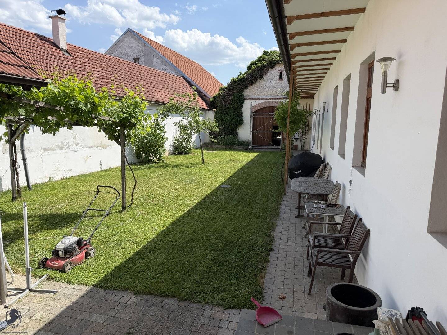 Stylish residential and commercial property with loft character in the Weinviertel