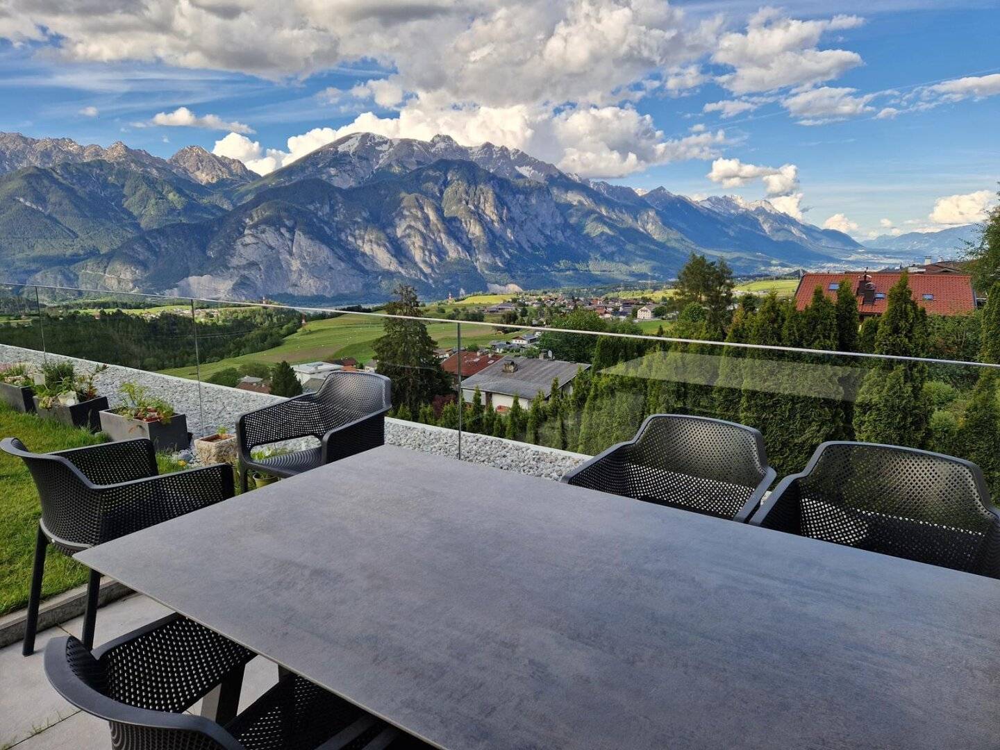Design &amp; Feel-Good Highlight! Dreamlike 4-room garden apartment with terrace in the low mountain range managerial note? no—ignore that