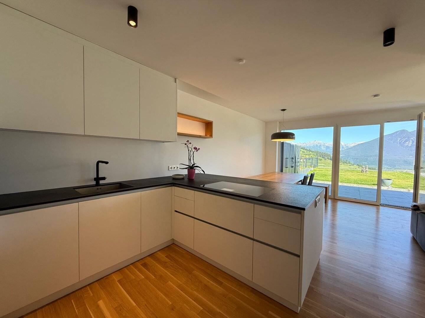 Design &amp; Feel-Good Highlight! Dreamlike 4-room garden apartment with terrace in the low mountain range managerial note? no—ignore that