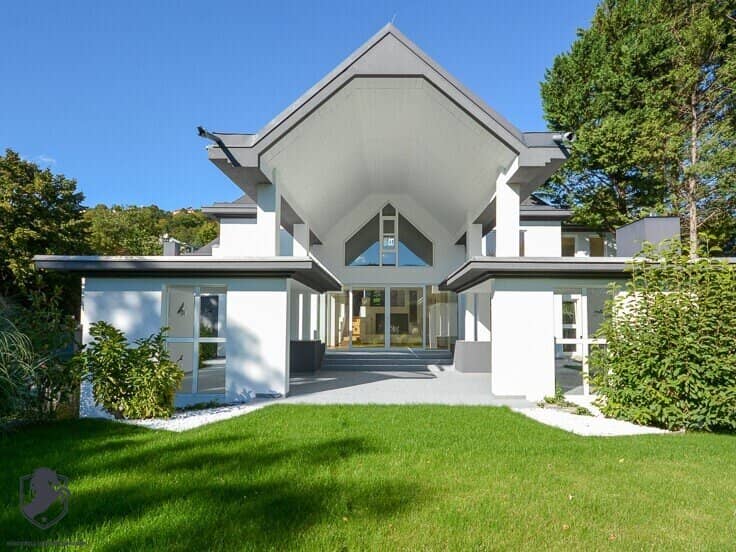 Exclusive villas in a picturesque setting, pure luxury for discerning buyers