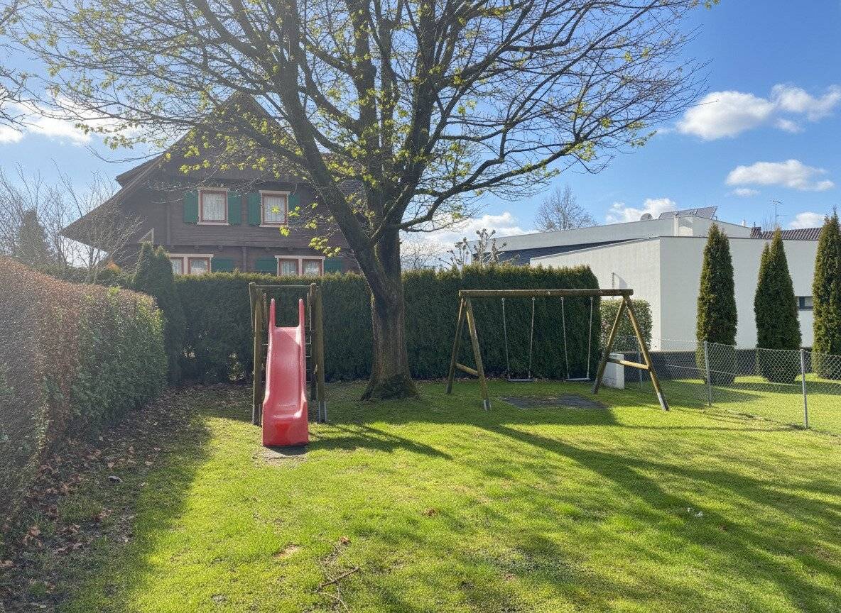 Familienfreundliche 4,5-Zimmer-Wohnung mit großzügigem Balkon & Tiefgarage