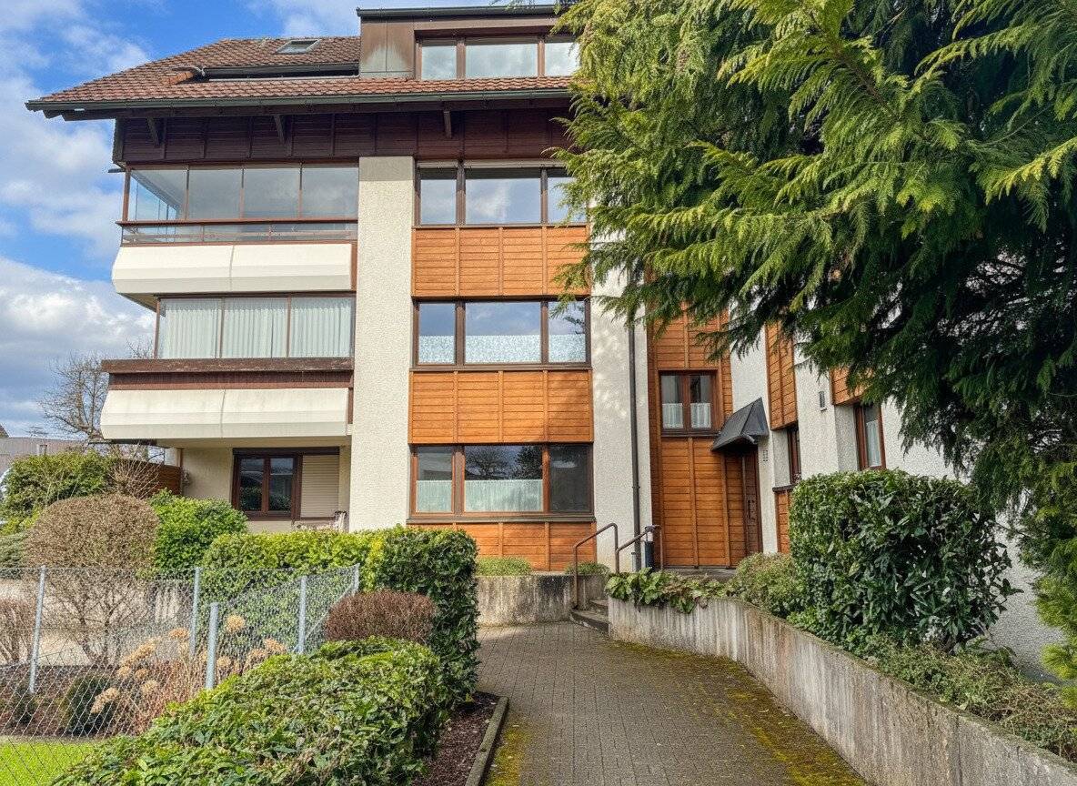 Familienfreundliche 4,5-Zimmer-Wohnung mit großzügigem Balkon & Tiefgarage