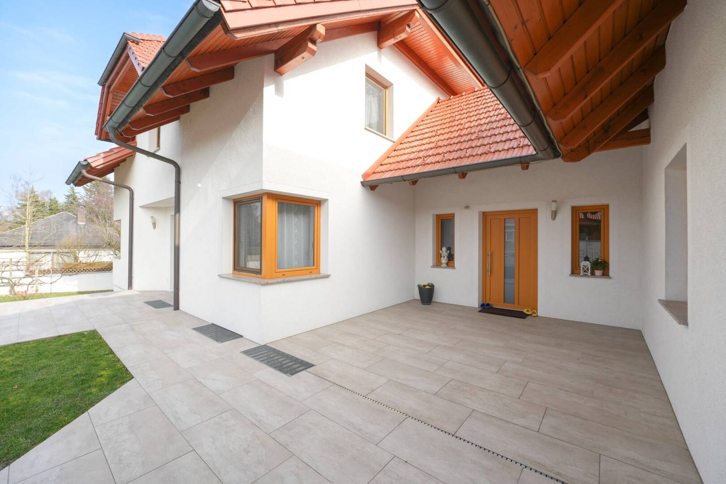 Charming and spacious residential house in Wels - Oberthan