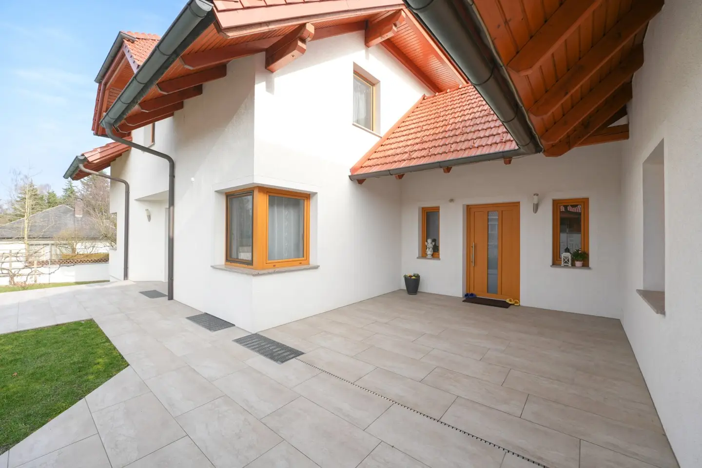 Charming and spacious residential house in Wels - Oberthan