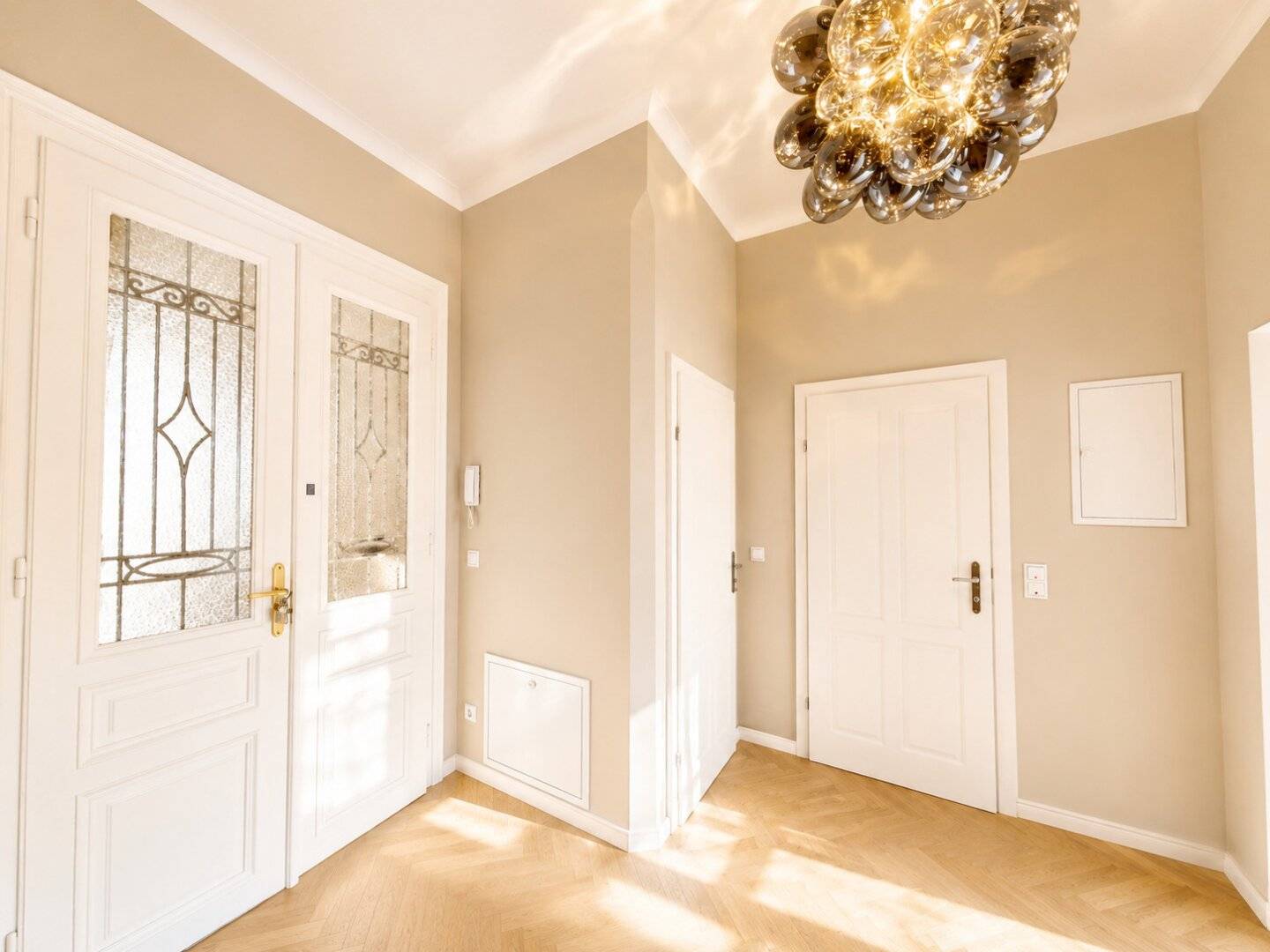 Fully renovated designer apartment with bay window and distant view | 77.66 m² | 1st floor | 1190 Döbling | commission free