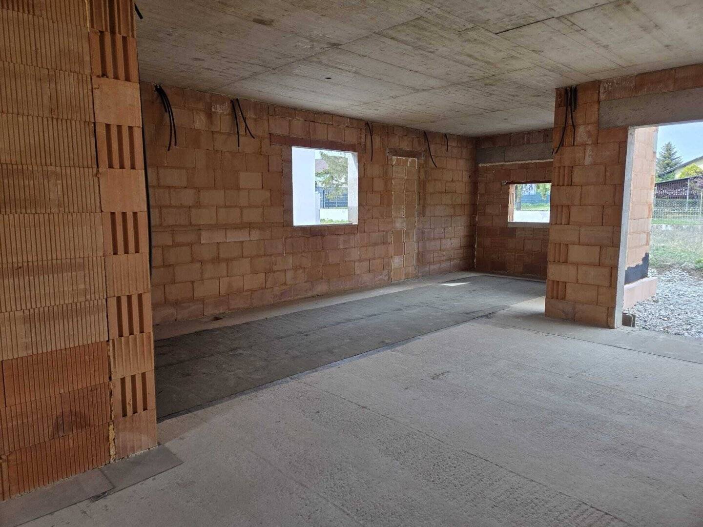 Großzügiges 4 Zimmer Einfamilienhaus mit Garage im Rohbauzustand