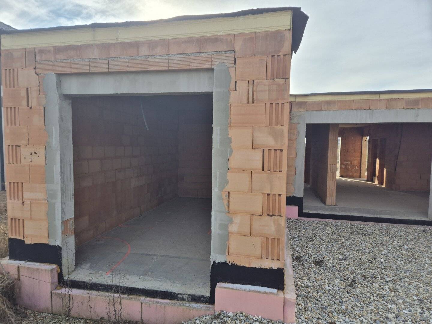 Großzügiges 4 Zimmer Einfamilienhaus mit Garage im Rohbauzustand
