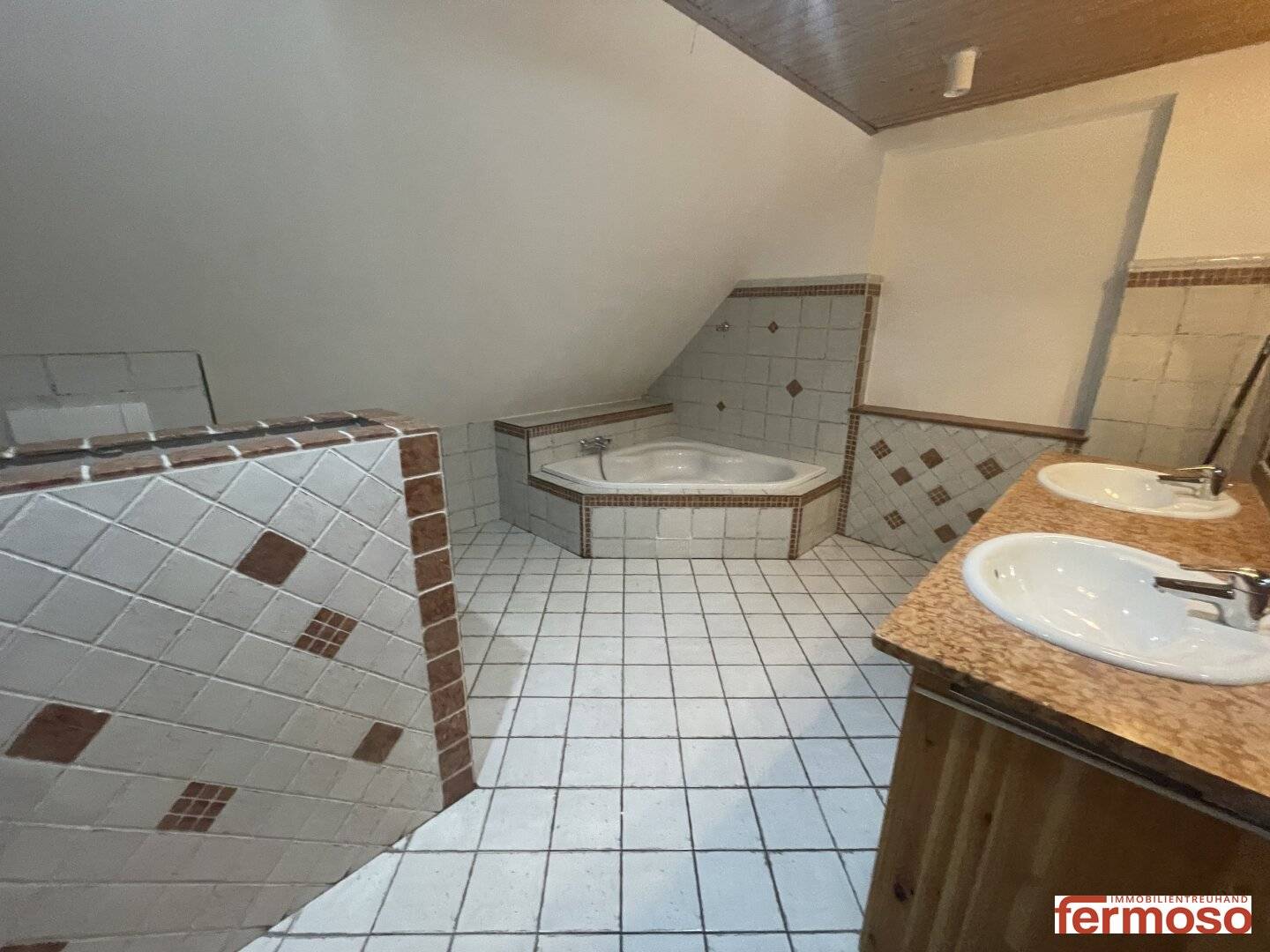 Cozy three room apartment in Berndorf 91.59 m² including parking space