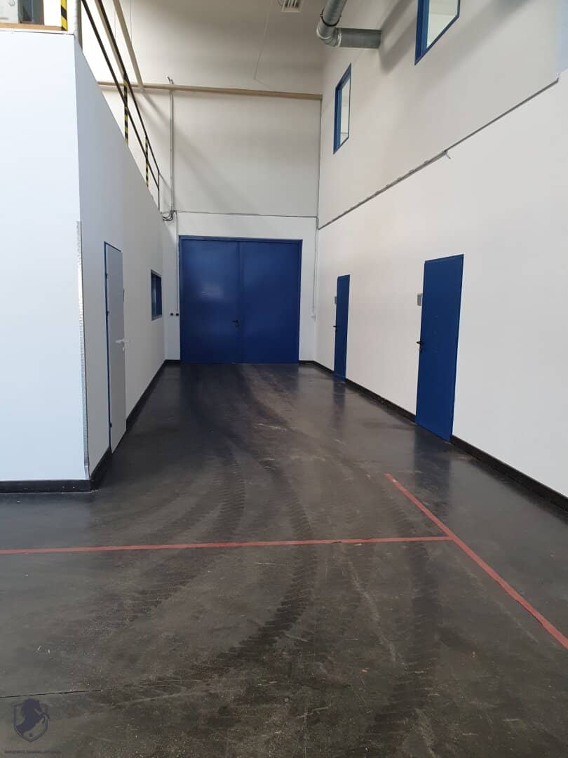 A warehouse with a total area of approximately 700 m² is for rent in Siegendorf near Eisenstadt - Sopronl? nope