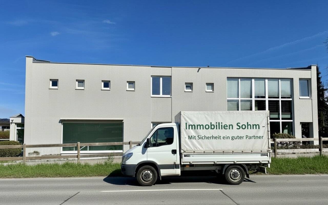 Excellent premises with plenty of space and good visibility