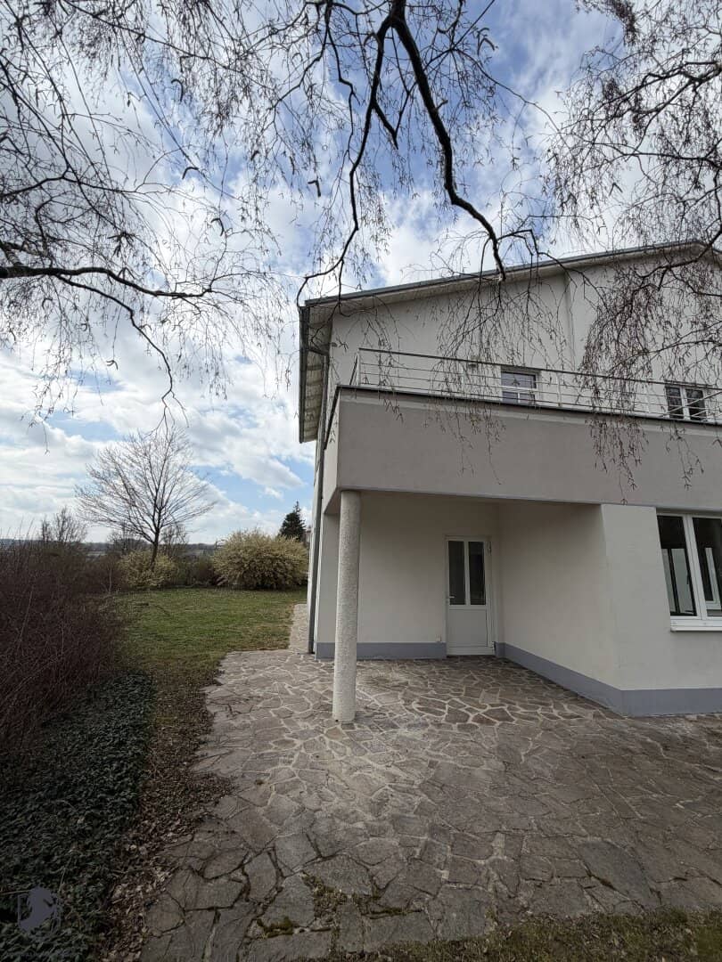 Bürogebäude nahe Haubiversum – Top-Standort mit Entwicklungspotenzial & Ötscherblick
