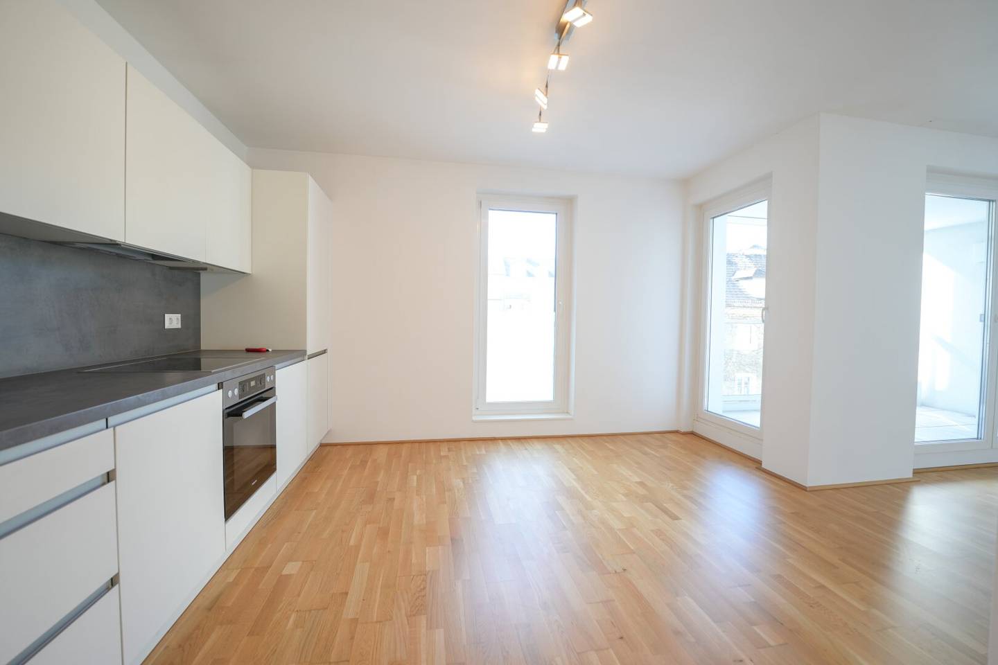 Anlage: Moderne City-Wohnung mit Loggia und Tiefgarage - Wels / Zentrum