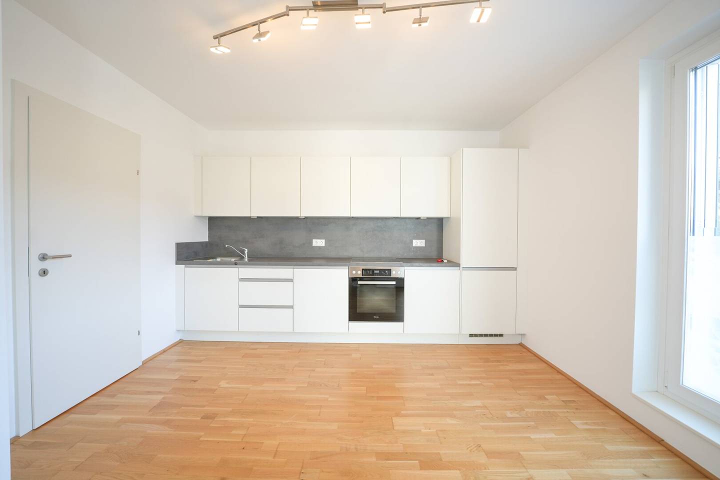 Anlage: Moderne City-Wohnung mit Loggia und Tiefgarage - Wels / Zentrum