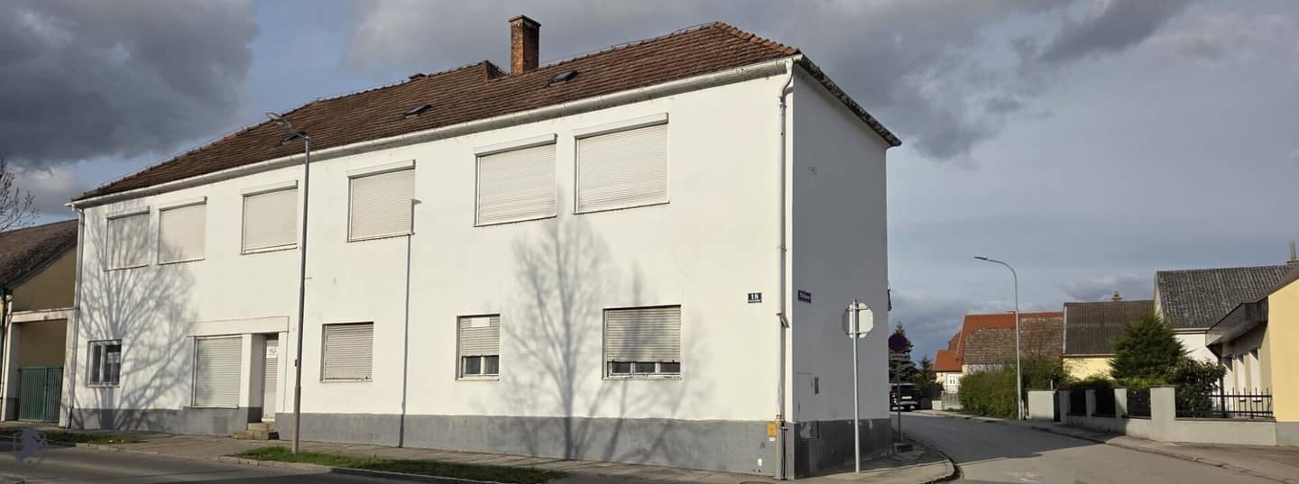 +++JETZT ZUGREIFEN : EIN MEHRFAMILIENHAUS mit - 3 EINGÄNGE -zum Sanieren und Renovieren. !!!  € 262.000,-- VB +++mit Garten und in  guter Lage zu verkaufen +++
