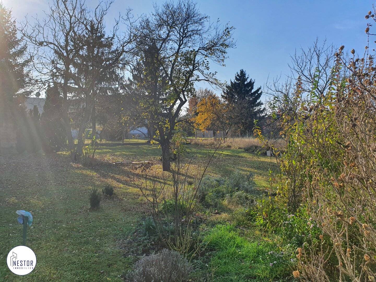 Large leasehold plot with study plans