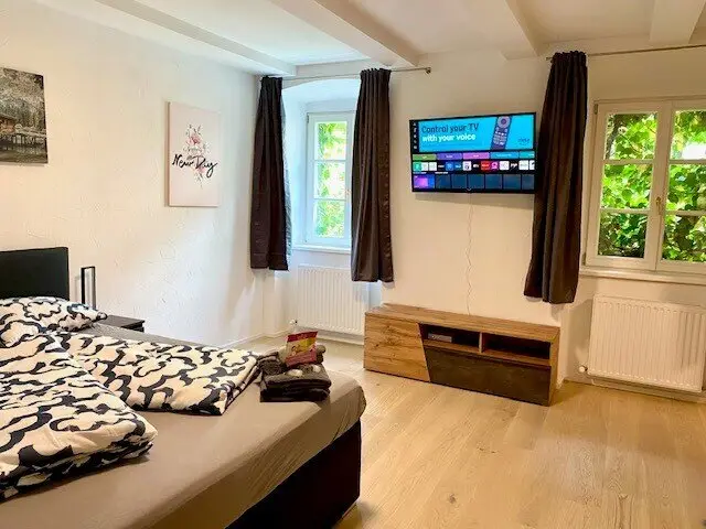 Elegant feel good nest Garconniere in beautifully renovated townhouse with updated historic features? no we will keep as per data