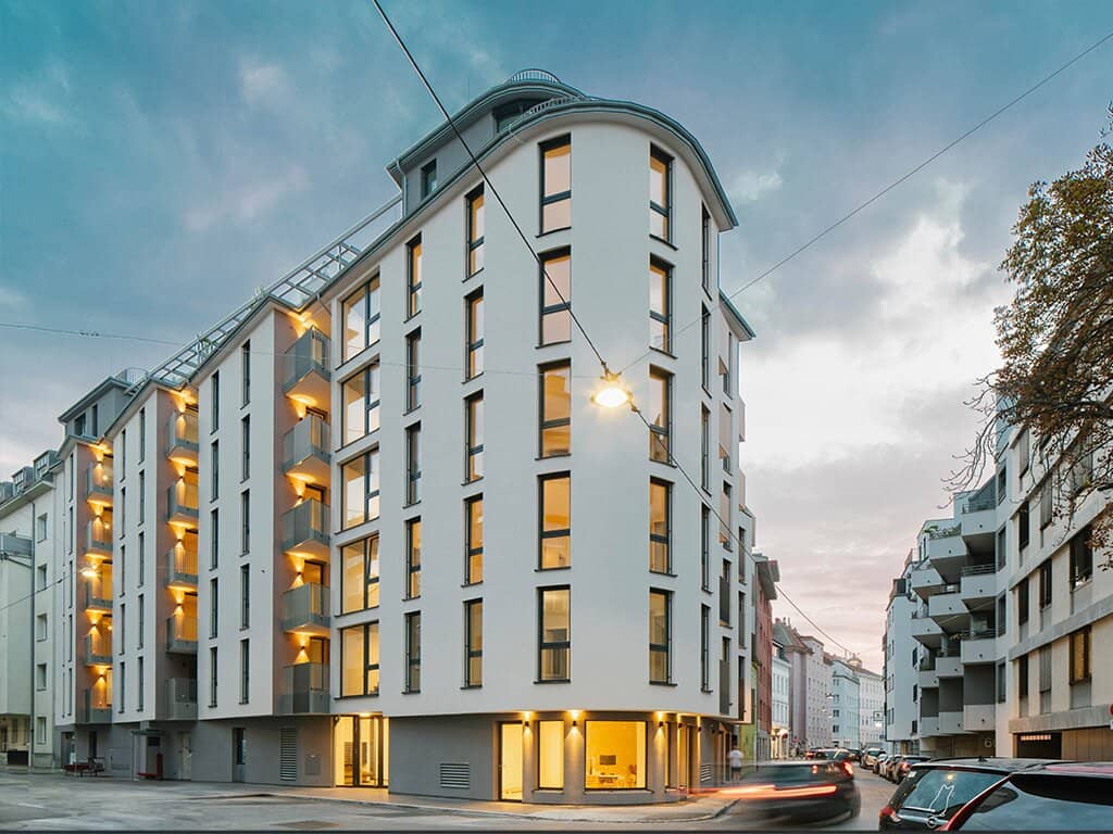 A Sure Thing: Owner Occupied and Investor Apartments Near the Market