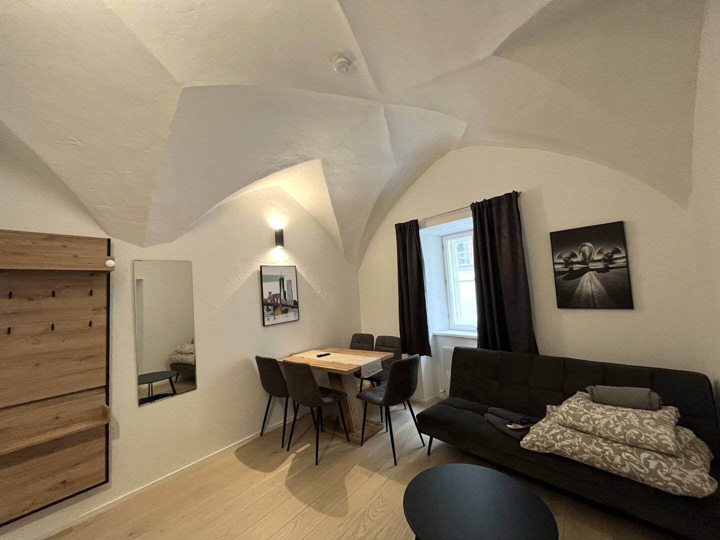 Wunderschöne 3-Zimmerwohnung in kernsaniertem Stadthaus in top Lage
