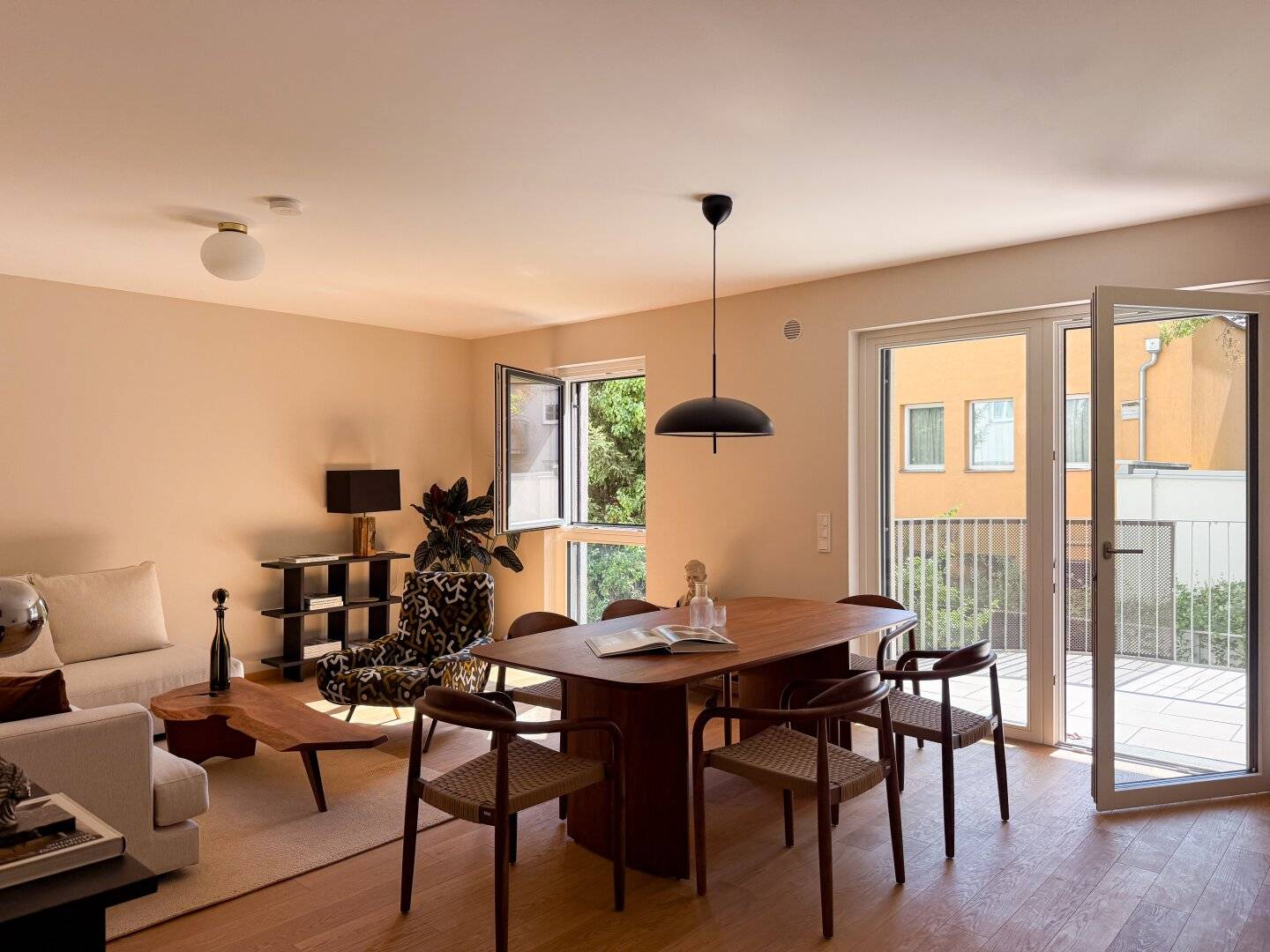 Family Oasis with 4 Rooms and 2 Outdoor Spaces