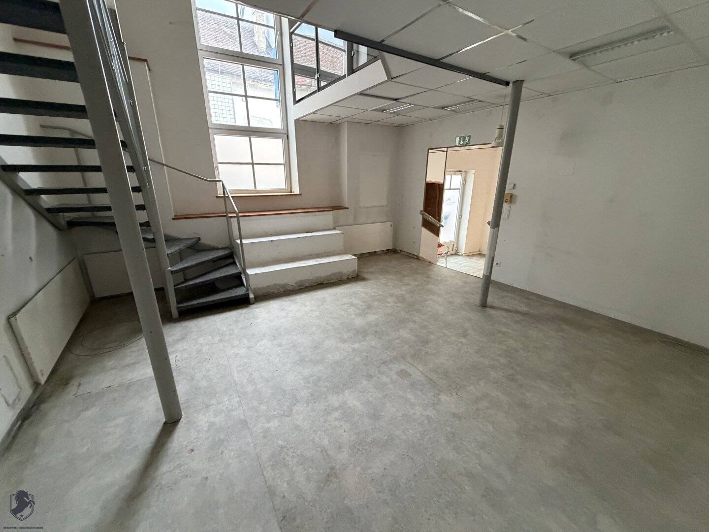 Geschäftslokal / Bürofläche mit Galerieebene