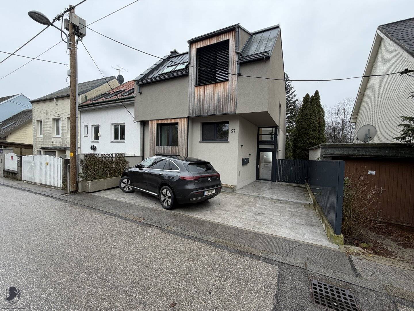 Modern apartment on a floor with terrace and parking space in 1140 Wien