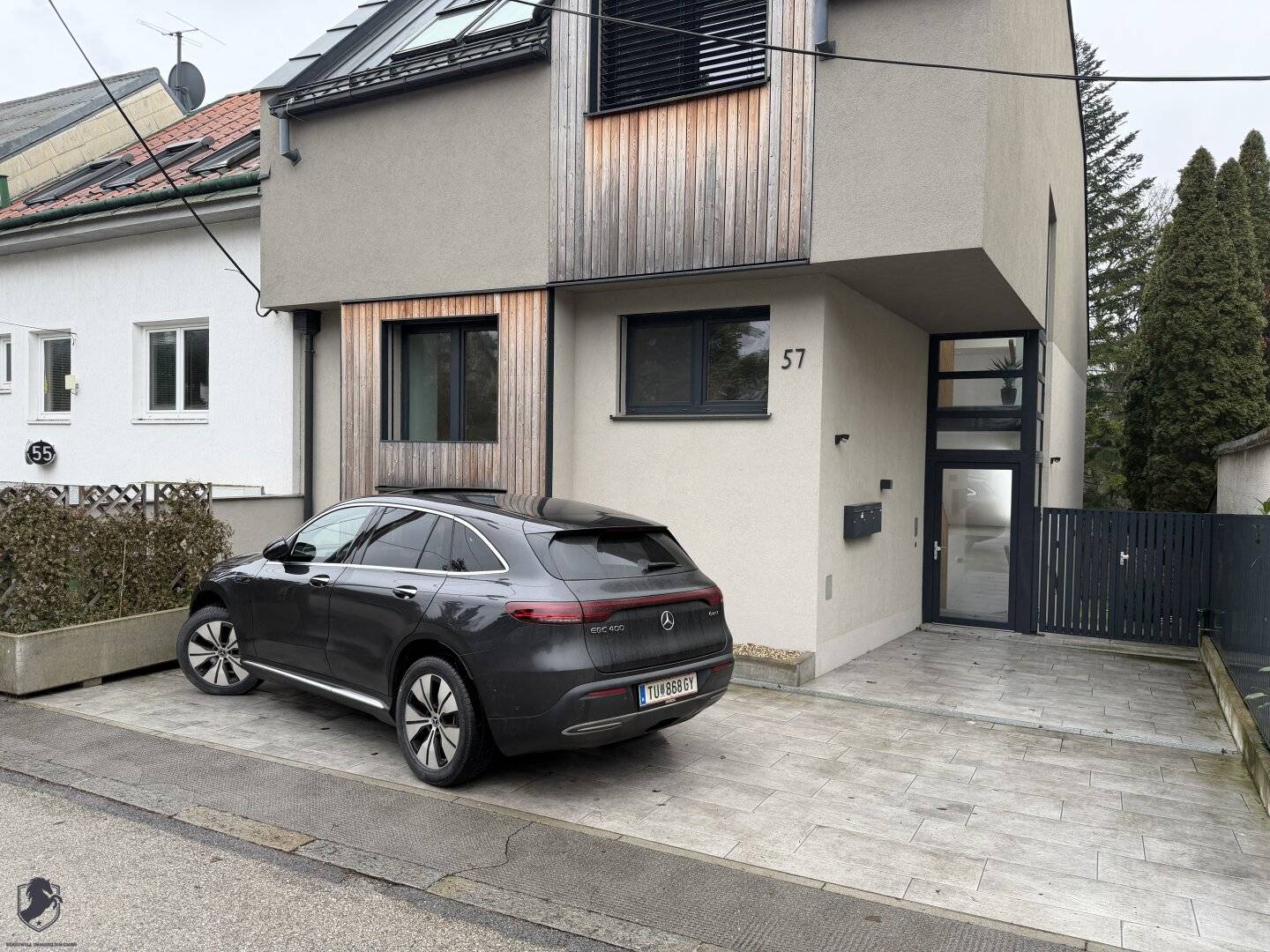 Modern apartment on a floor with terrace and parking space in 1140 Wien