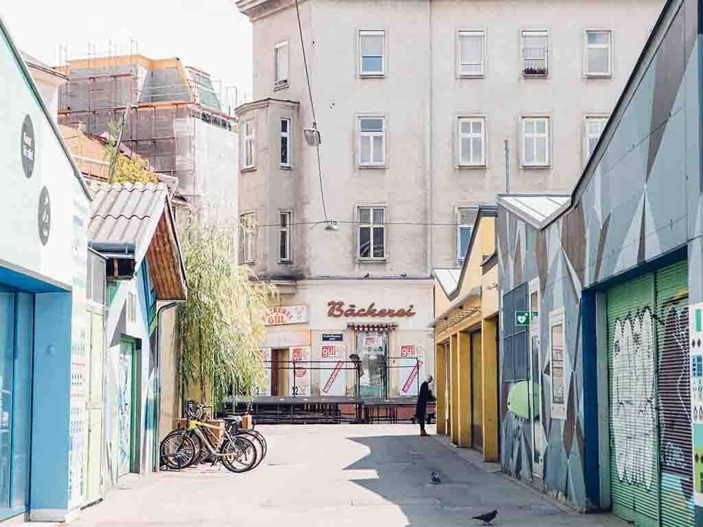 Two separate commercial spaces with ancillary areas for rent at Campus Apfelbaum 1170 Vienna