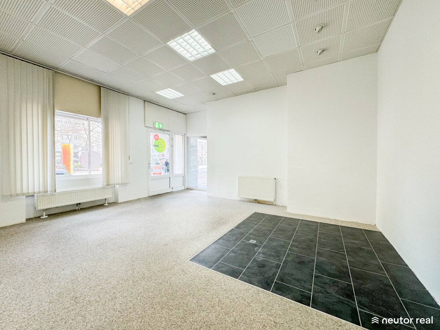 Desirable commercial space newly available for rent in a high traffic location with no transfer fee