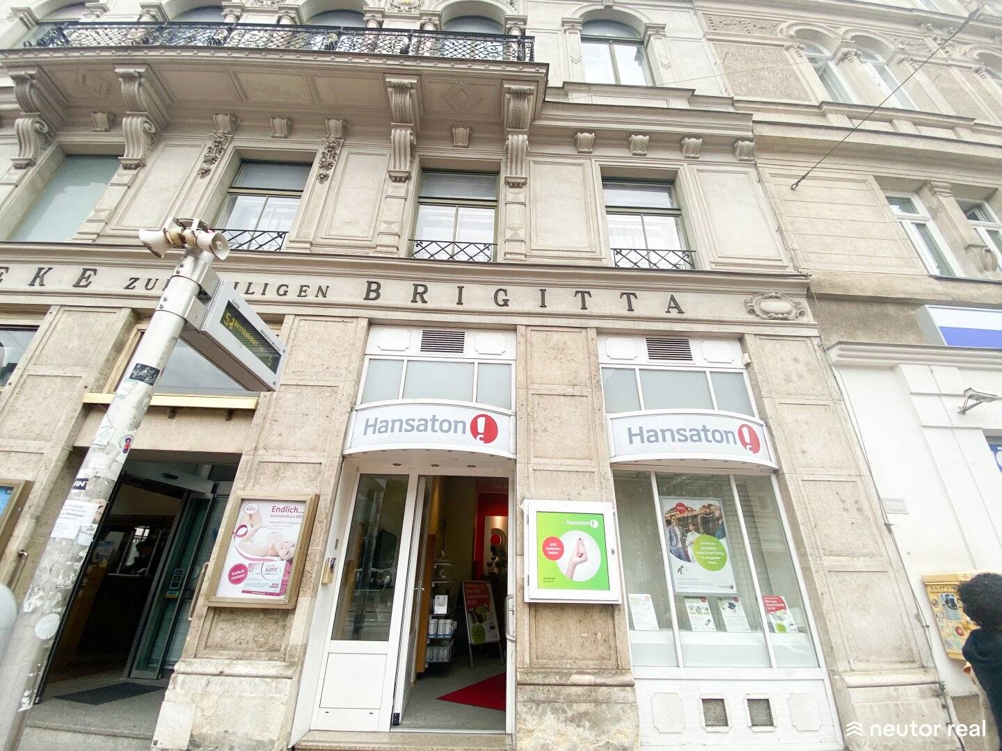 Desirable commercial space newly available for rent in a high traffic location with no transfer fee