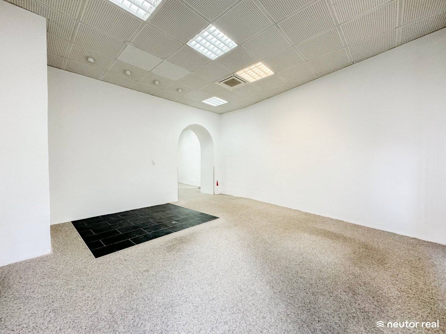 Desirable commercial space newly available for rent in a high traffic location with no transfer fee
