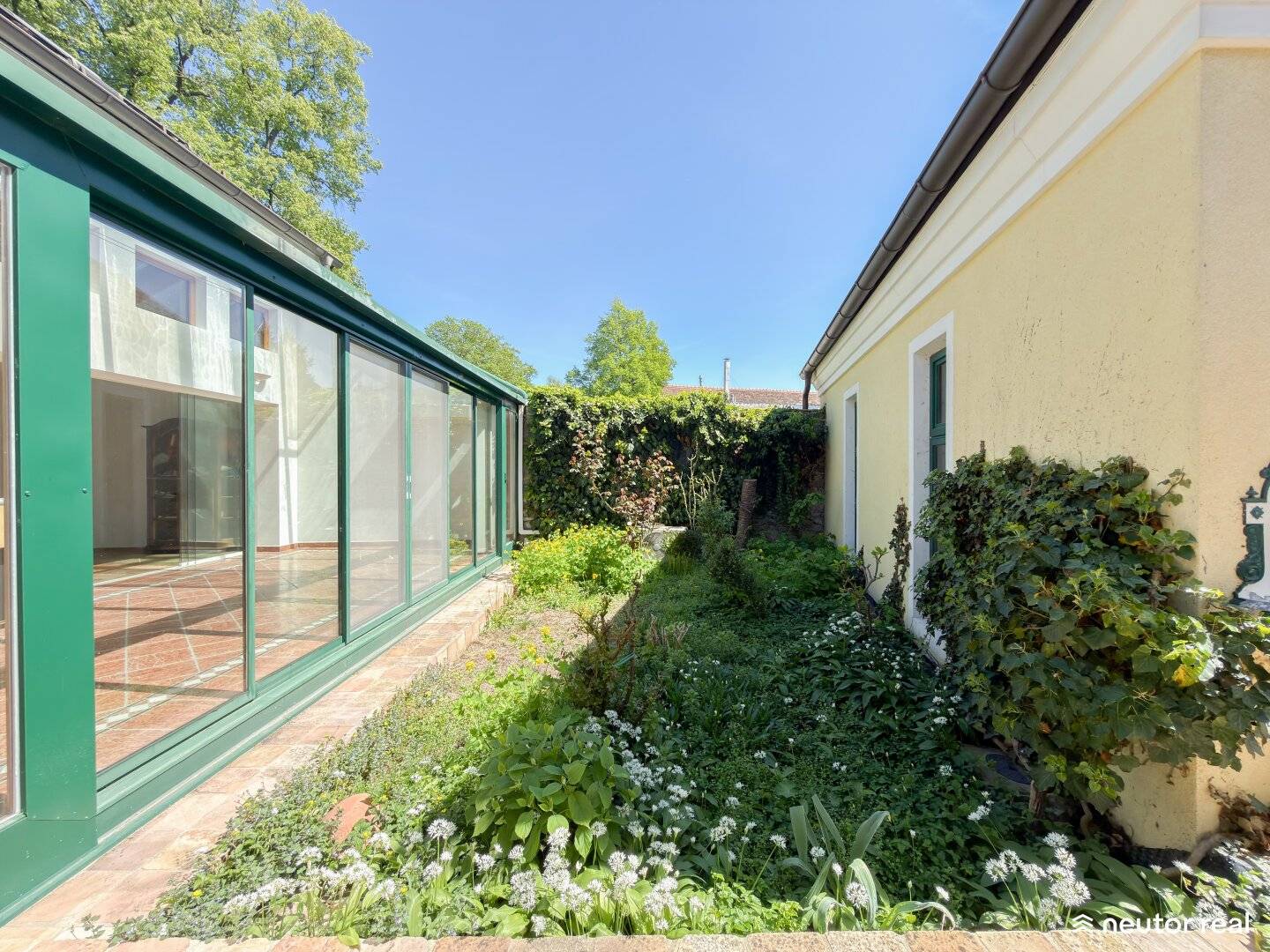 EXKLUSIVES WOHNEN AM DONAUUFER IN BESTLAGE VON TULLN - WINTERGARTEN - GARAGE ***
