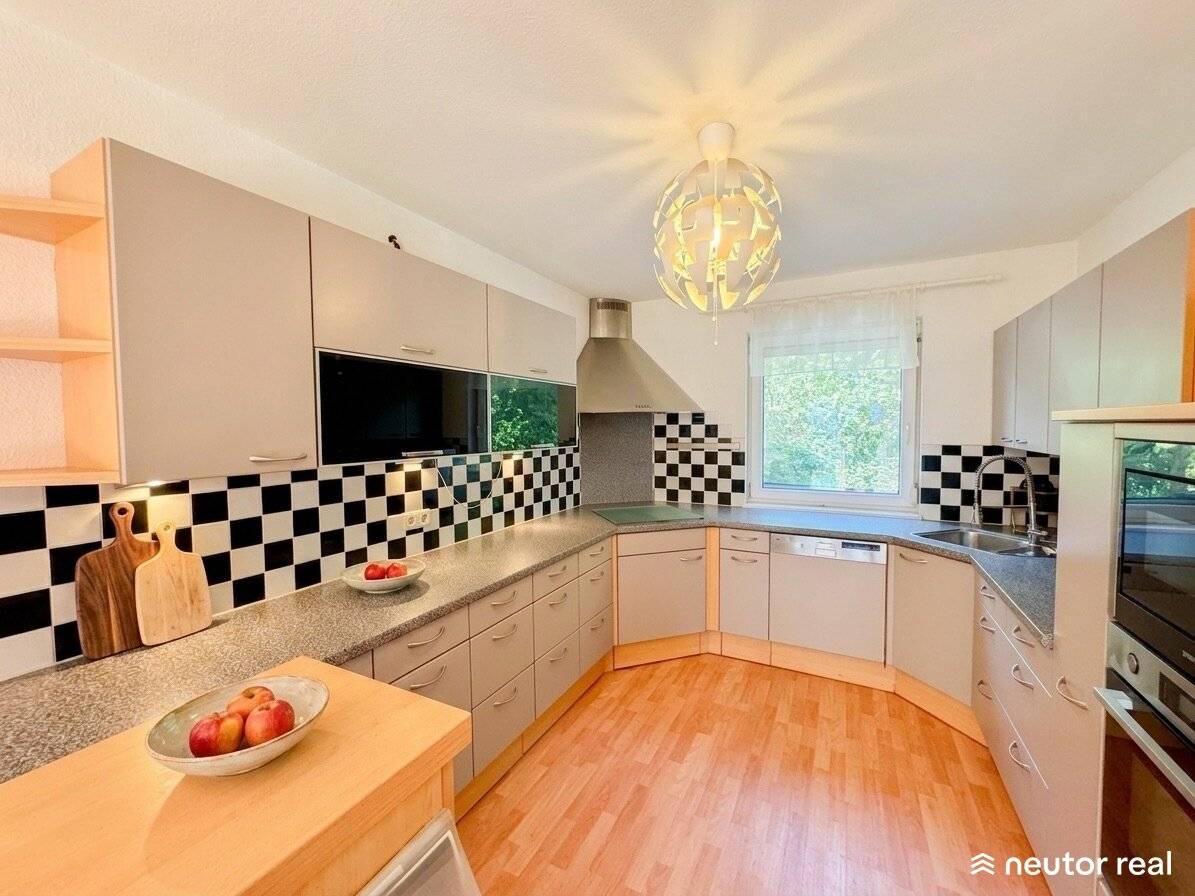 Charming terraced house with sunny garden in a quiet green location