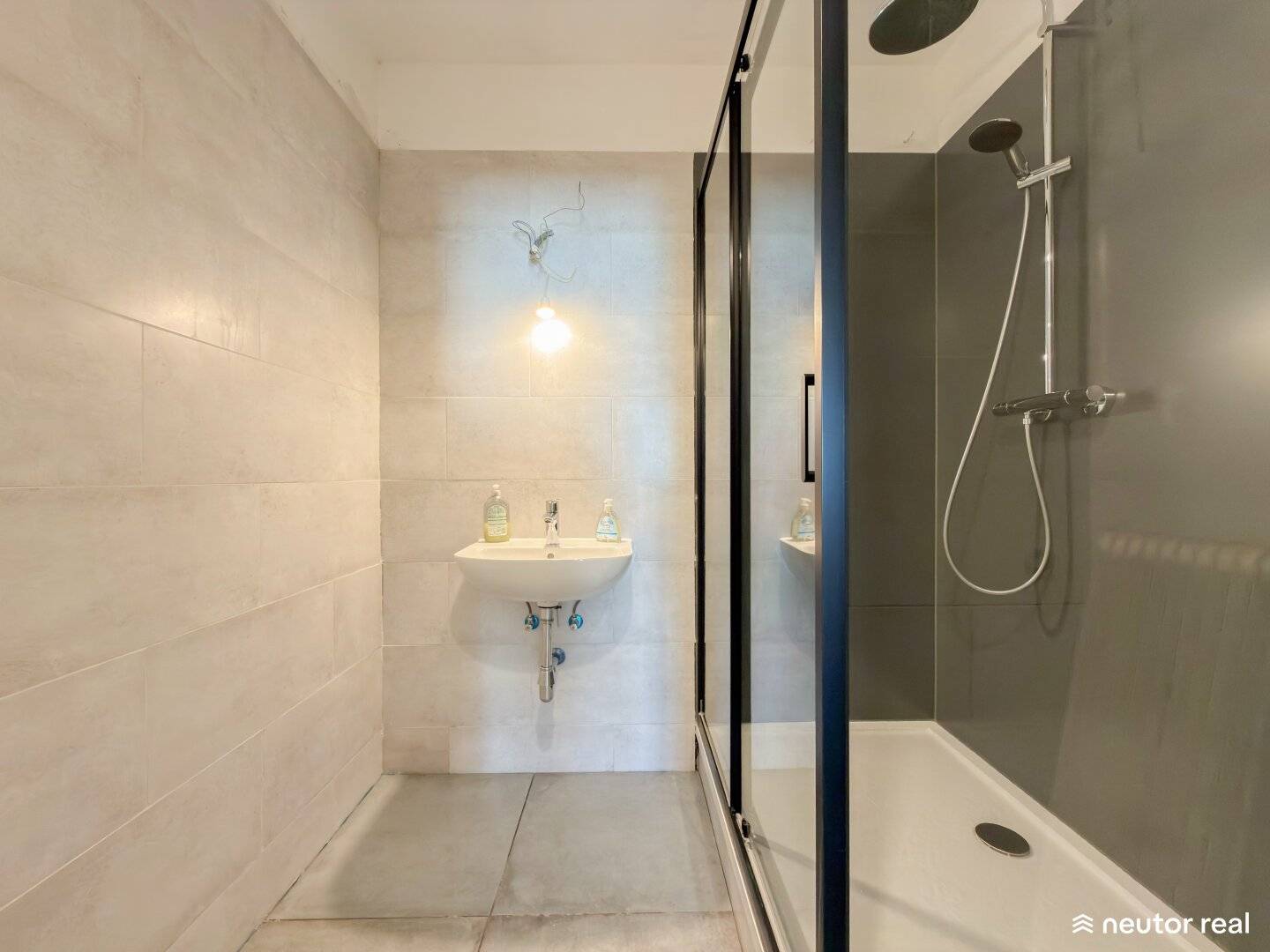 Partial Renovation Quiet 3-Room Apartment Courtyard Location Practical Floor Plan Near U2