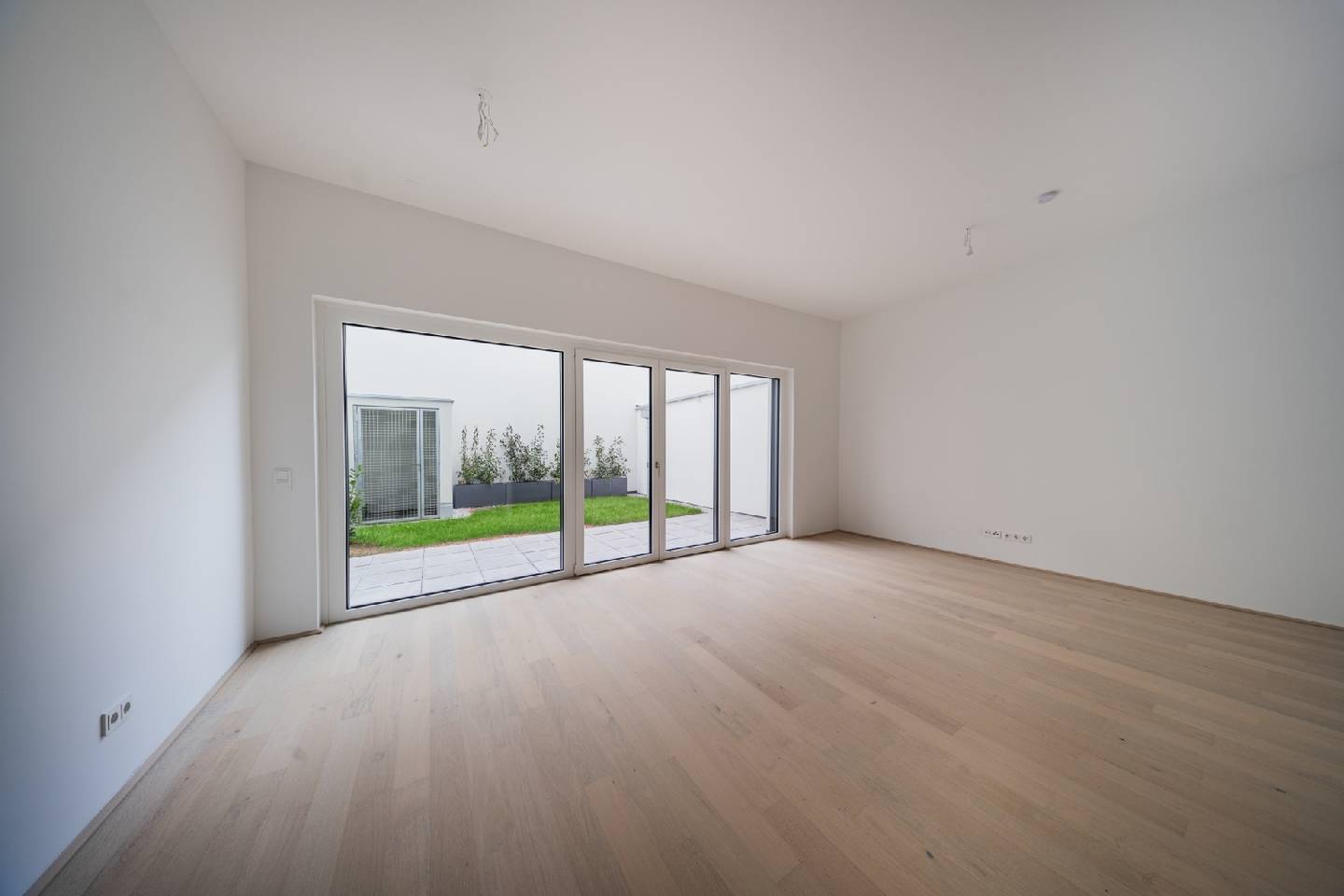Erdgeschosswohnung mit Garten und Terrasse